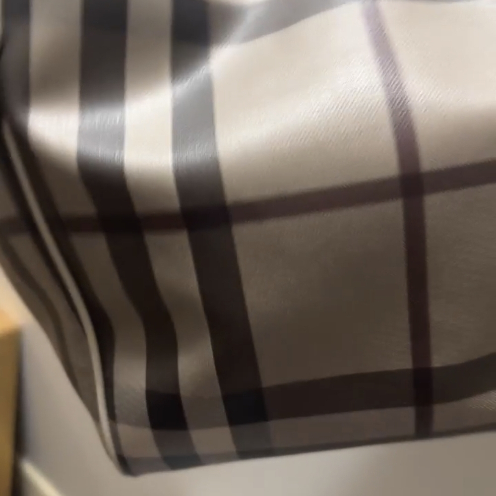 Burberry Cantebury Smoke Check Gray Plaid Tote with Cream Handles Preloved! - Picture 12 of 13